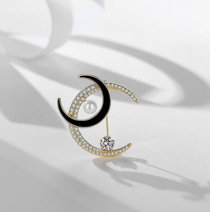 Sparkling Diamond Bright Moon Brooch