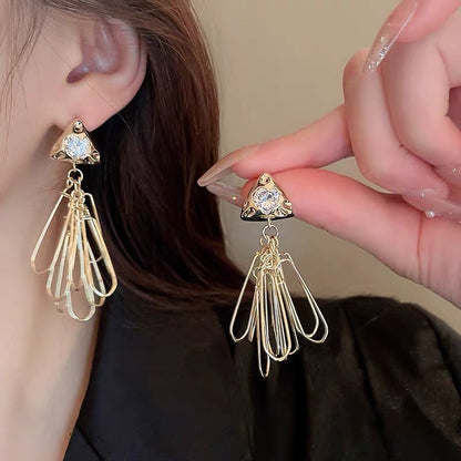 Metal triangular fringed earrings