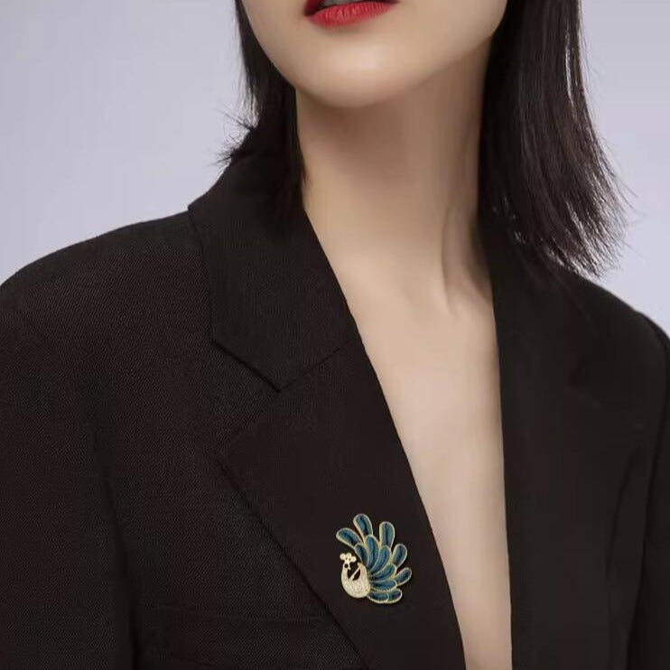 Elegant Peacock Brooch Suit Accessories