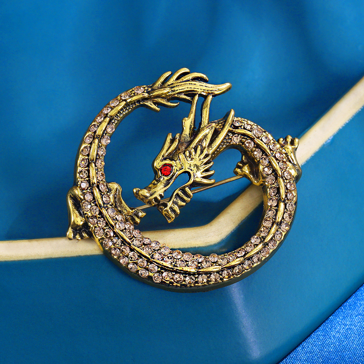 Feilong shape brooch