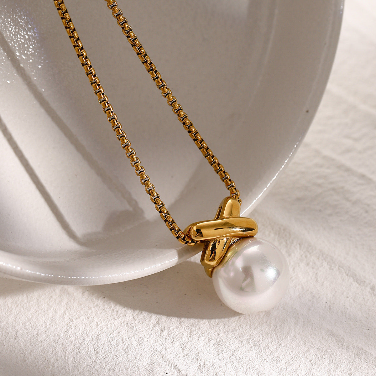 Large Pearl Pendant Necklace