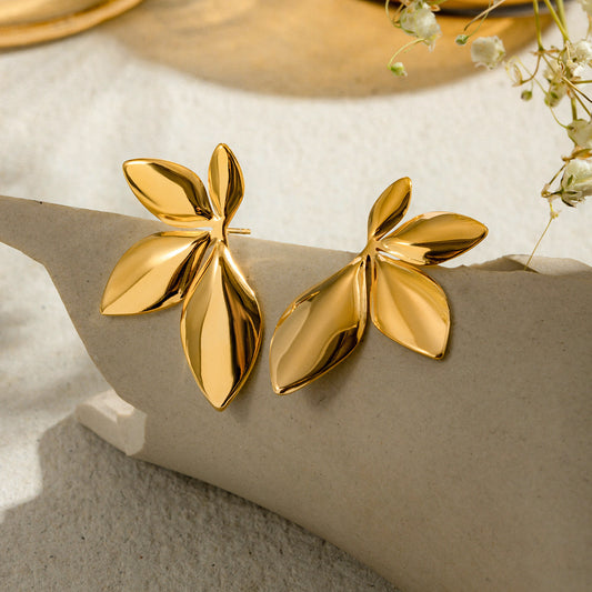 Flower leaf stud earrings