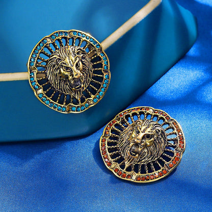 Lion brooch badge