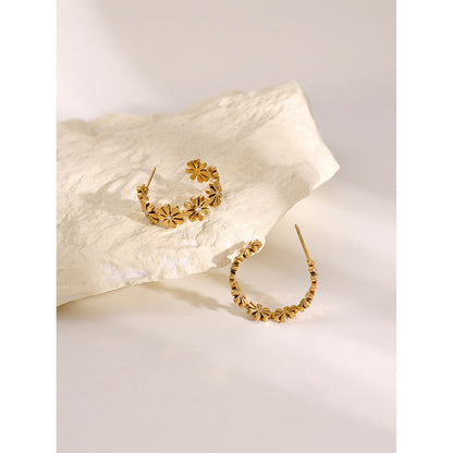 Daisy Pearl C Shape Earrings