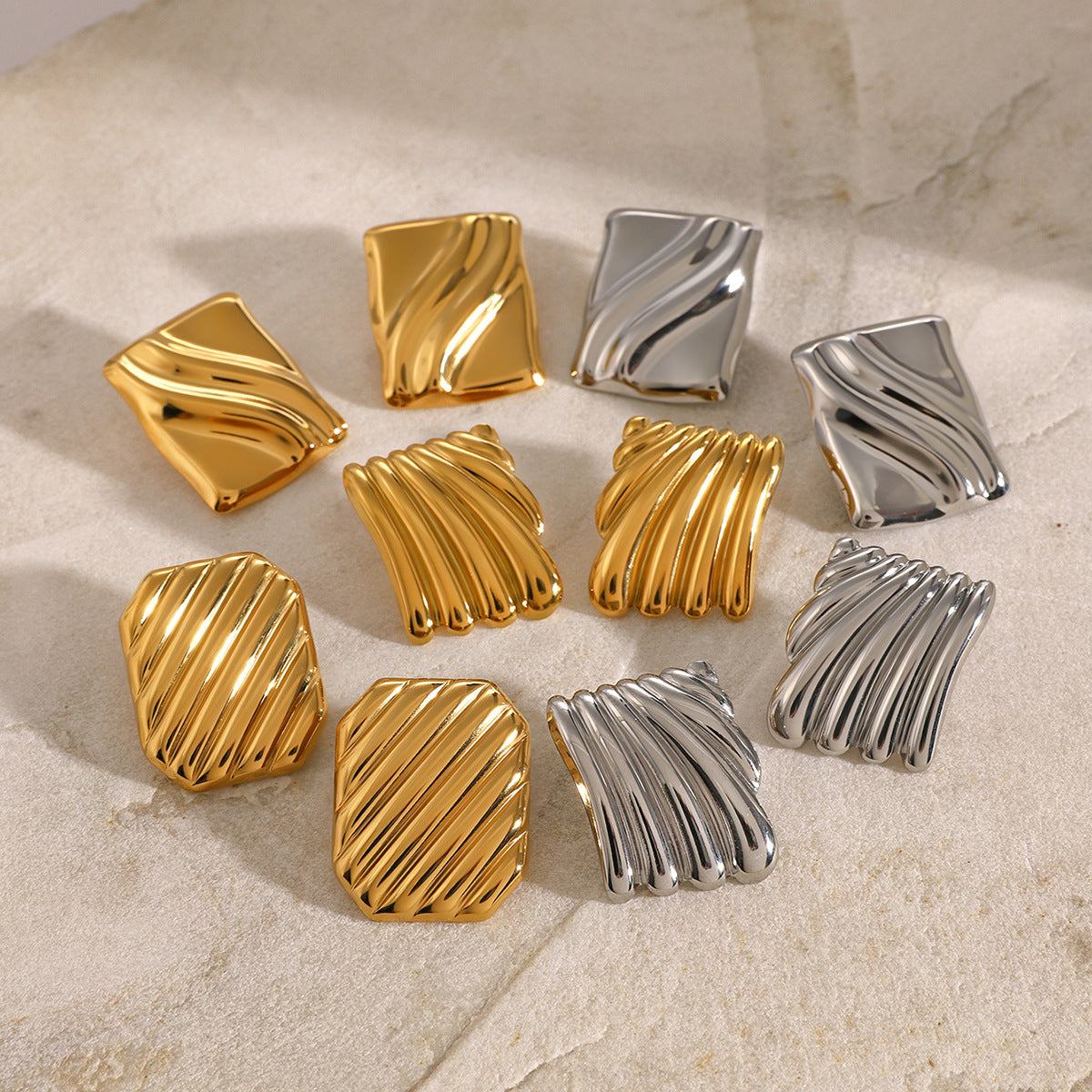 earrings pleated square wave