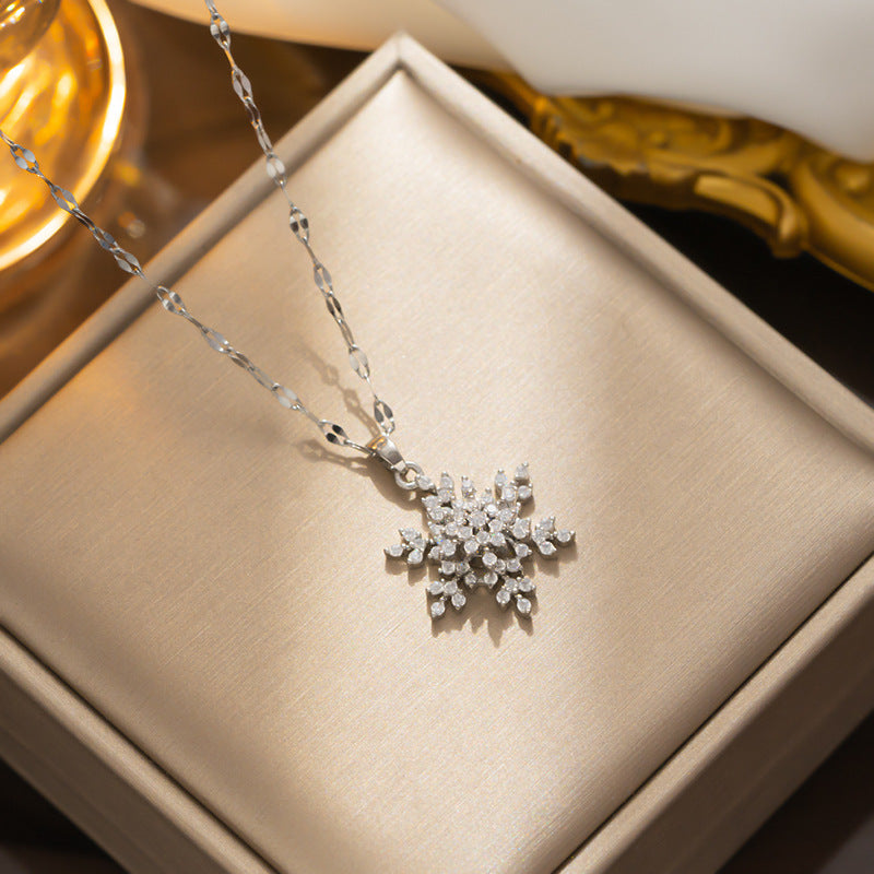 Trendy Rotatable Snowflake Necklace with Micro Zircon