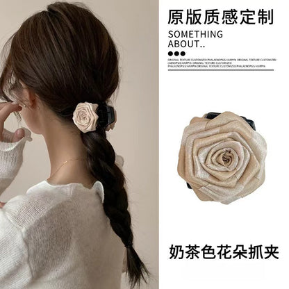 Three-dimensional rose hairpin