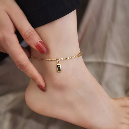 Small gold brick pendant anklet