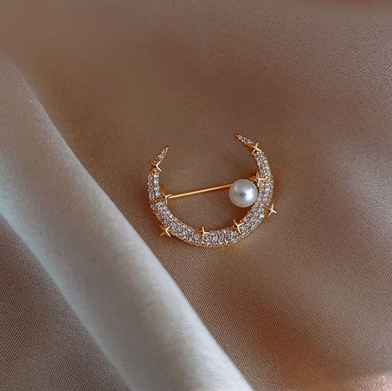 fashion Flash Diamond Moon Pearl Brooch