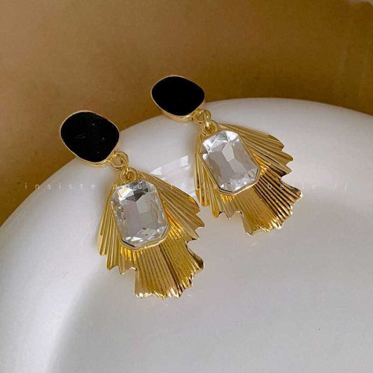 Unique design stud earrings