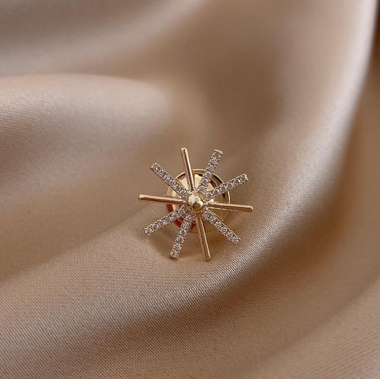 Mangxing Snowflake Brooch