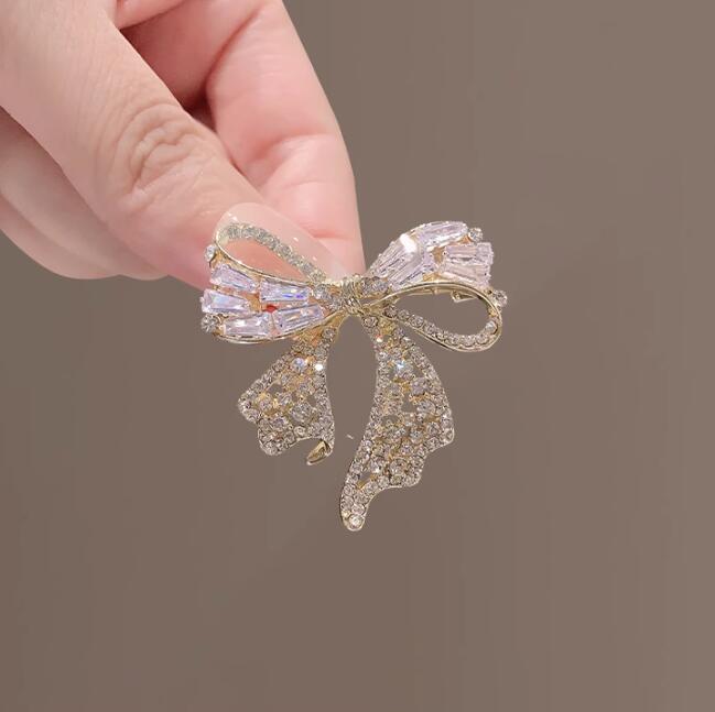 High-end brooch new bow