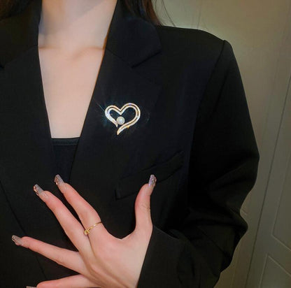 SD Pearl Zircon Love Brooch