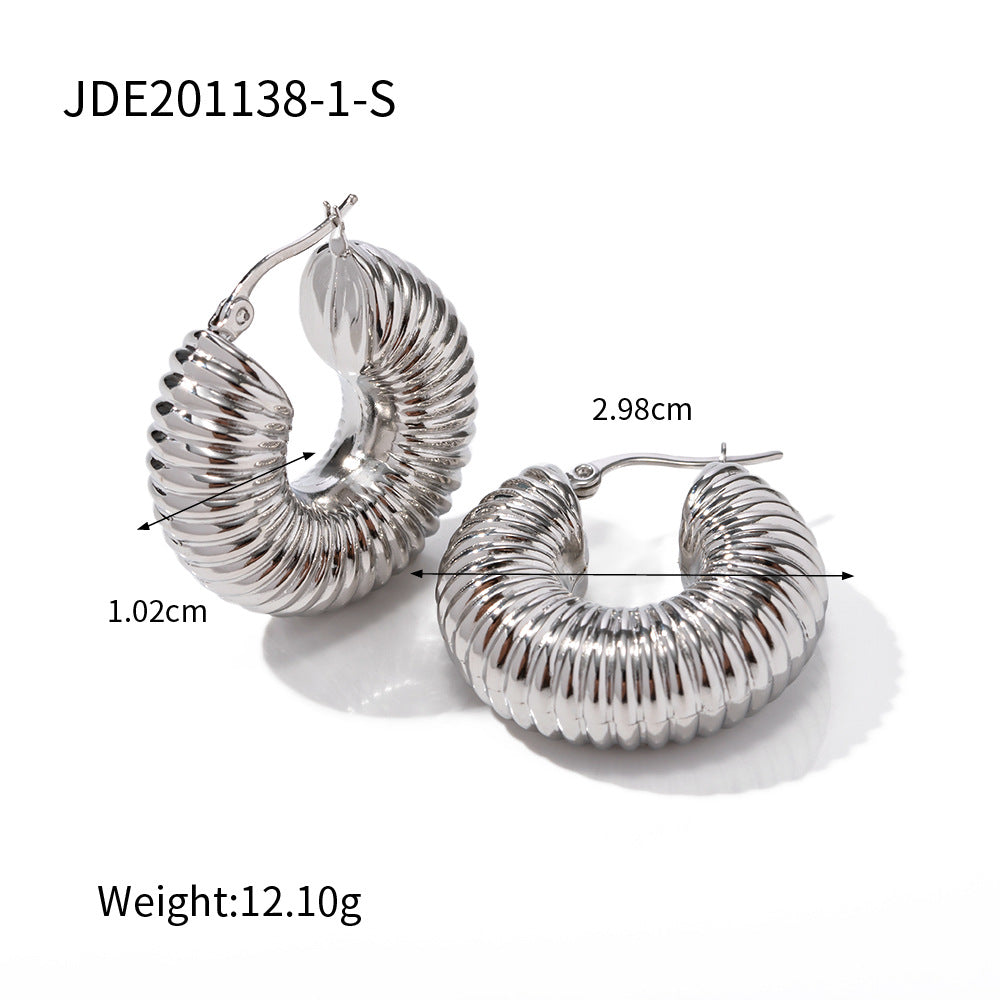 18K c-shaped earring jewelry