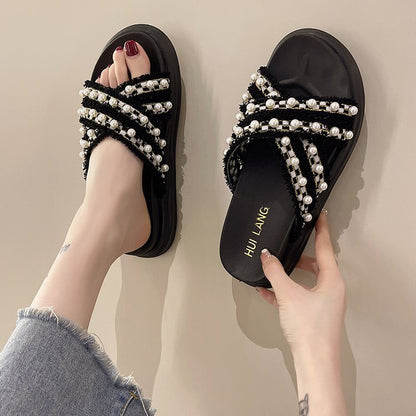 Lightweight sandals with thick bottom