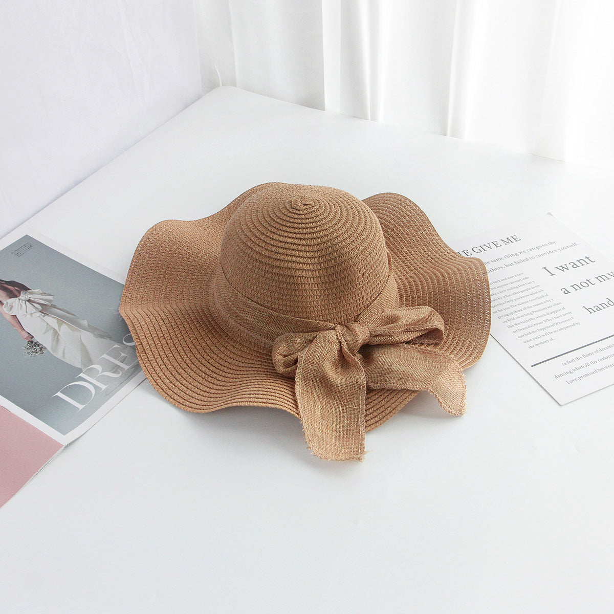 Wavy Brim Straw Hat Spring/Summer UV Protection Foldable