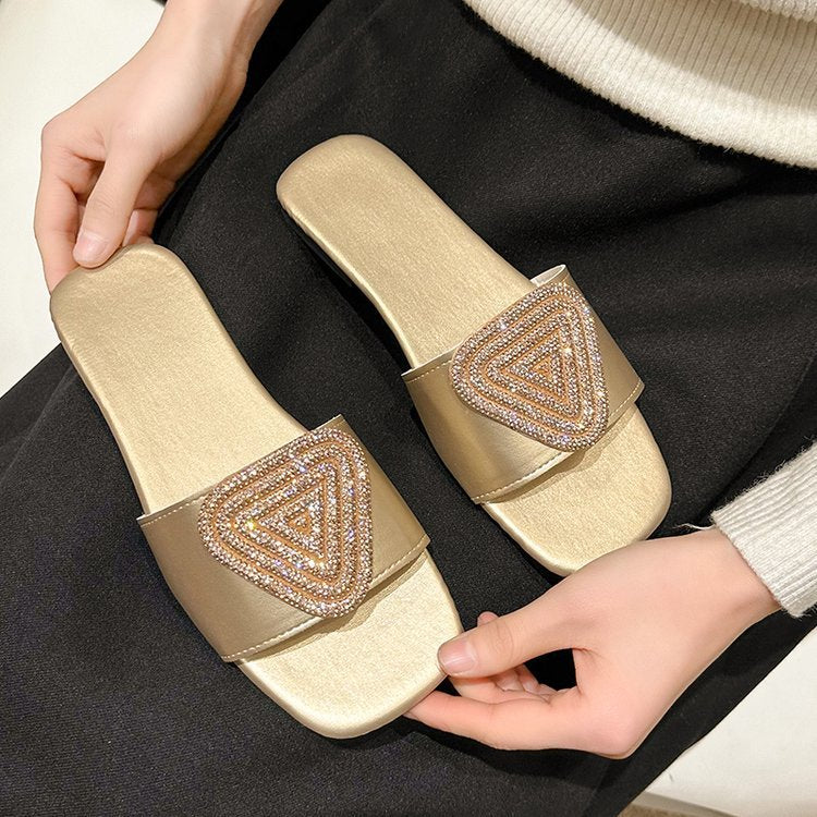 Flat-bottomed rhinestone slippers