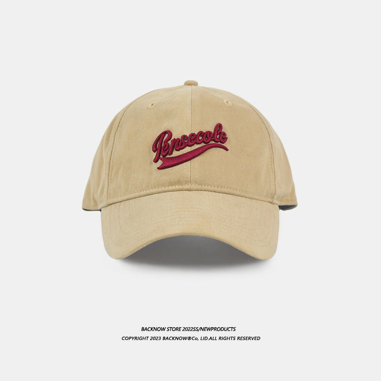 Gorra de béisbol con letras extragrandes 