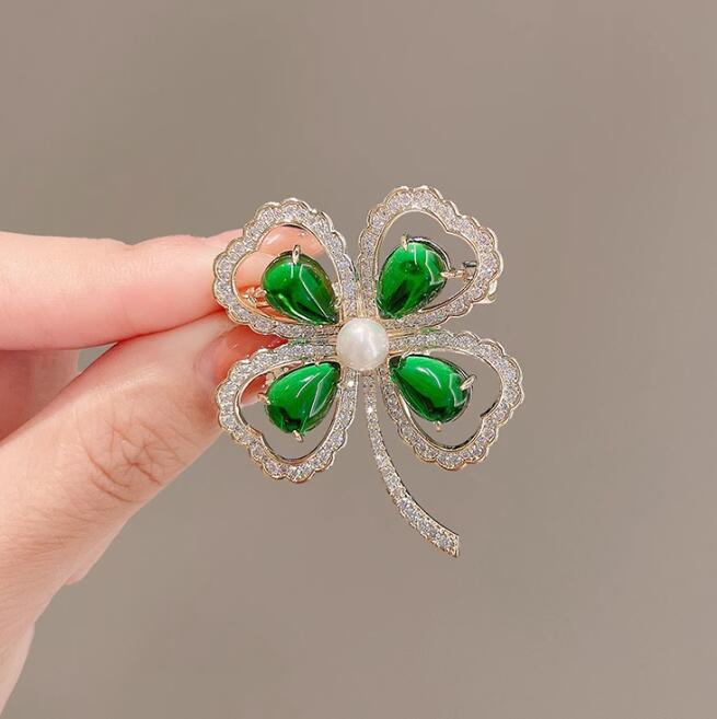 New four-leaf clover brooch