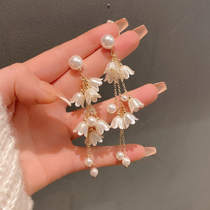 Elegant flower earrings