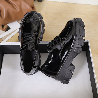 Lace-up leather shoes for women's new models