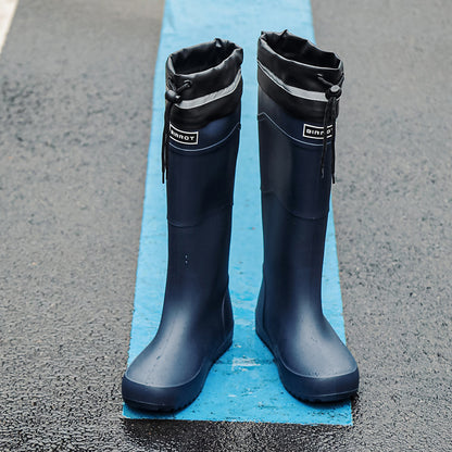 Wearing versatile non-slip rain boots