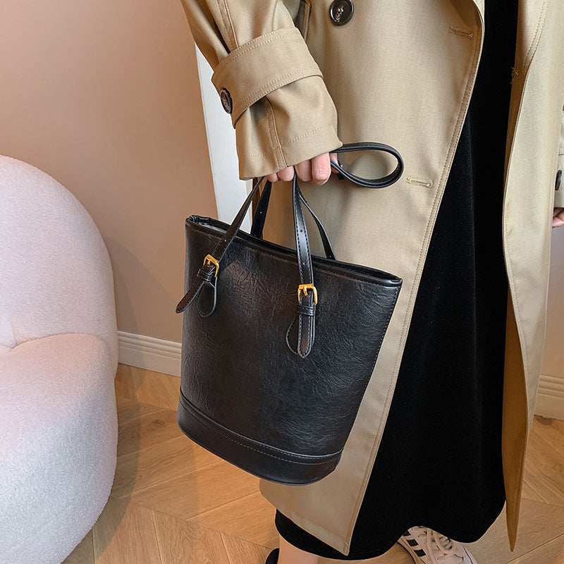 Retro texture light luxury shoulder bag