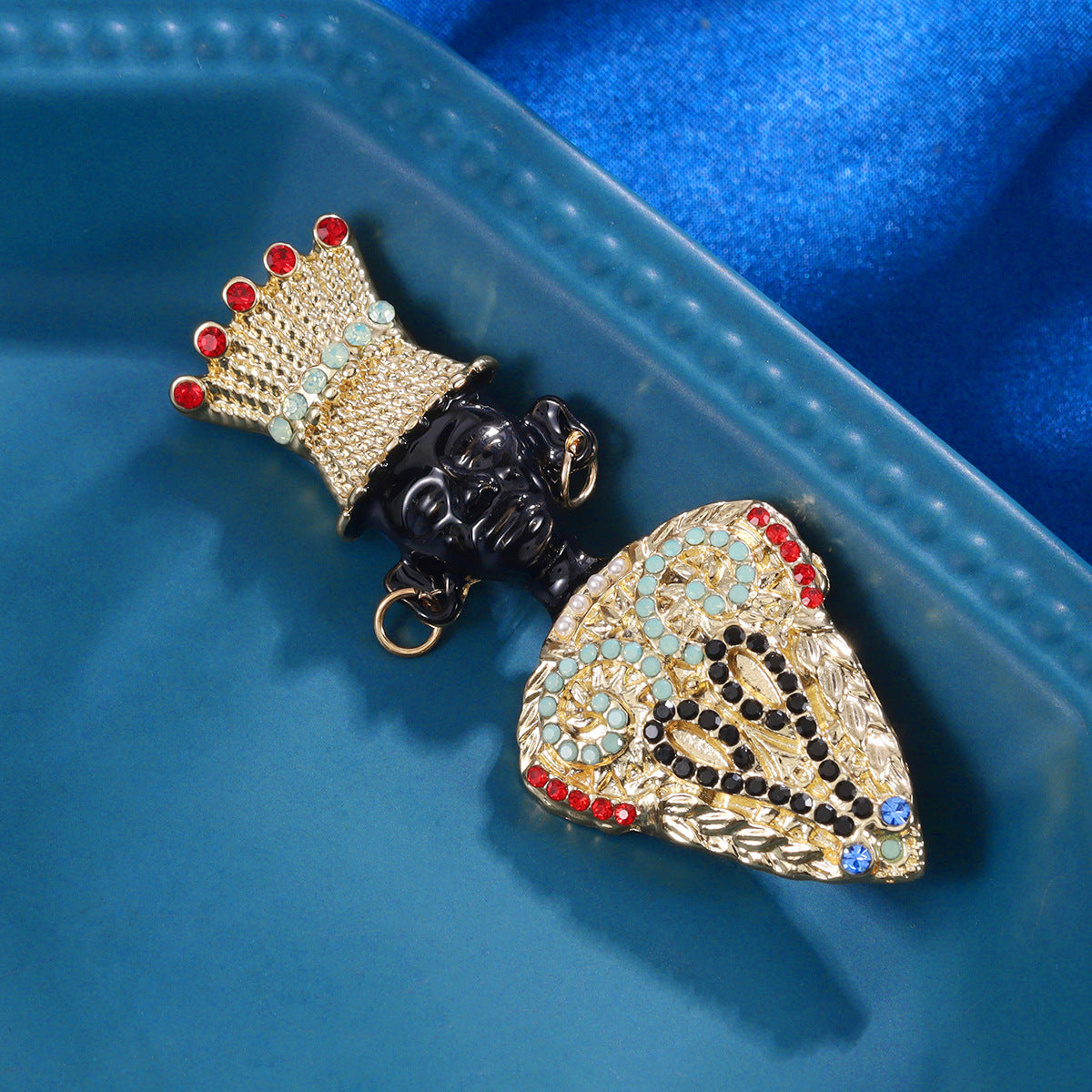 Rhinestone Tassel Black Series Brooch