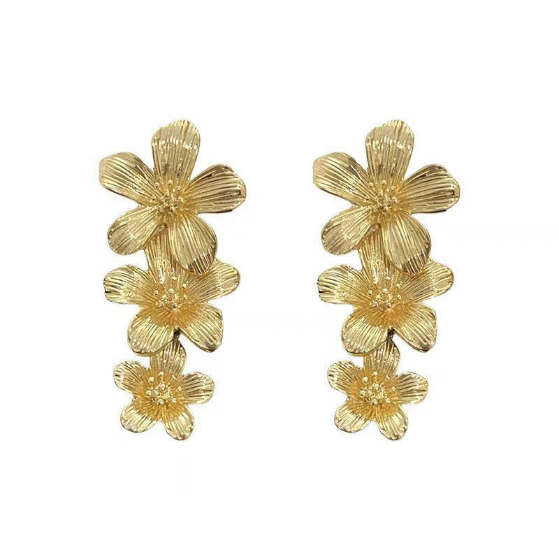 Long splicing three-dimensional flower earrings