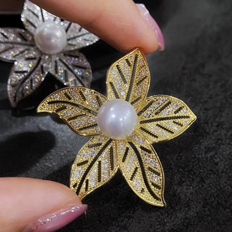 Five-leaf flower brooch