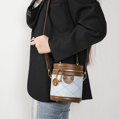 Simple and fashionable versatile bags for women