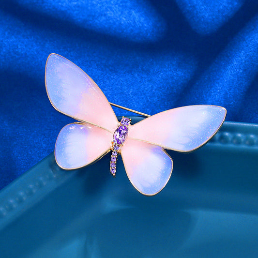 Gradual change pink butterfly brooch