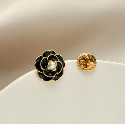 Black flower anti-light buckle brooch