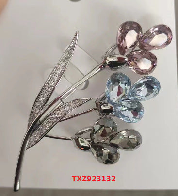 K9 Crystal Glass Brooch