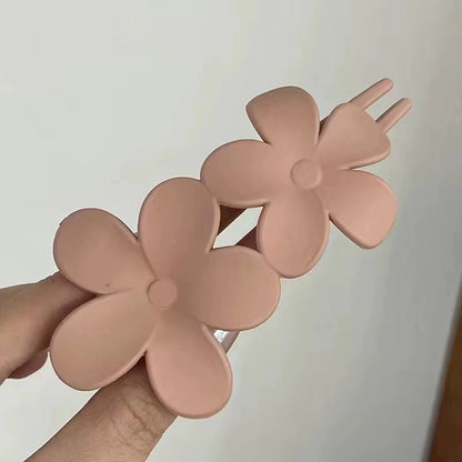 Hairpin back head grab clip matte