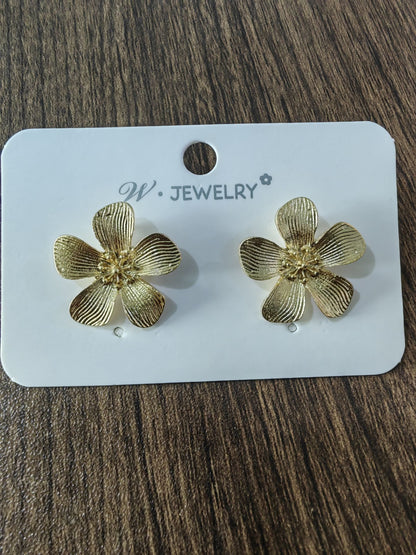 Long splicing three-dimensional flower earrings