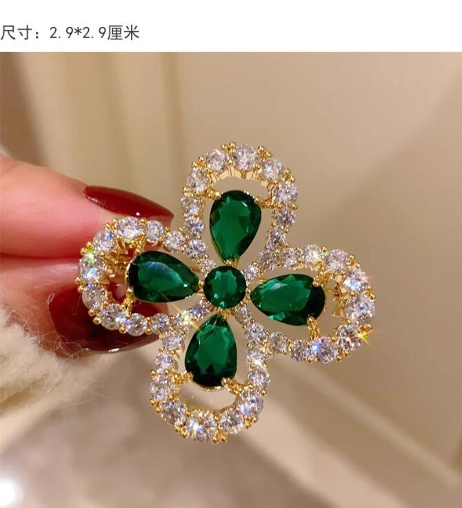 Emerald Brooch Female High-end