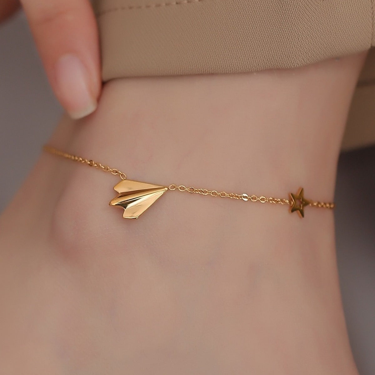 Small plane anklet