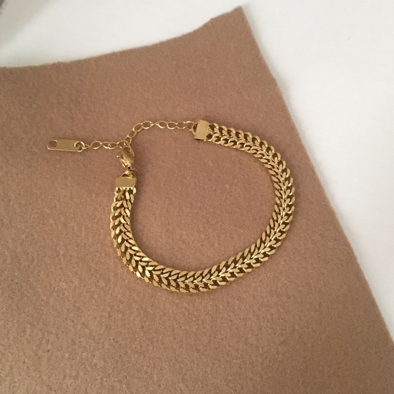 Chain gold necklace