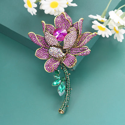 Three-dimensional lotus powder lotus brooch