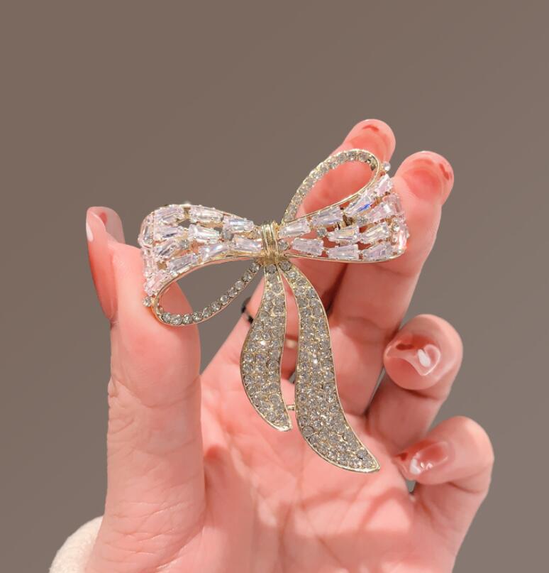 Light Luxury Bow Brooch