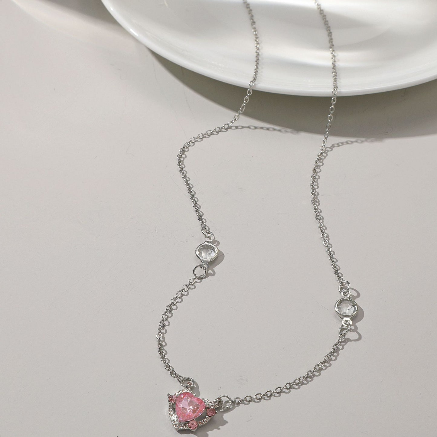 Heart-shaped pink diamond love clavicle necklace