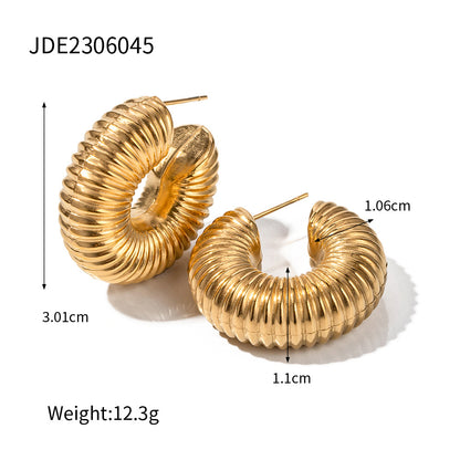 18K c-shaped earring jewelry