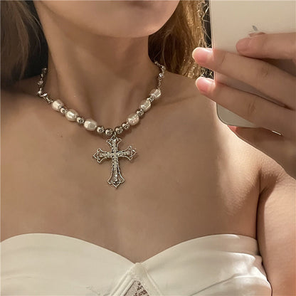 Cross pendant clavicle necklace