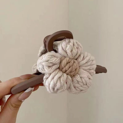 Autumn and winter temperament wool flower grab clip