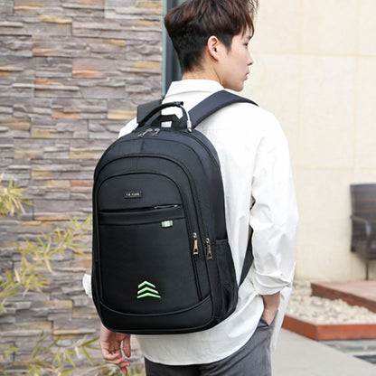 Large capacity anti-splash backpack