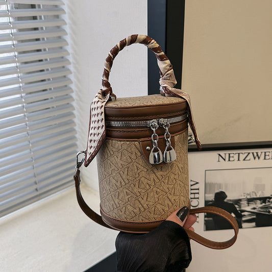 Hand bucket bag