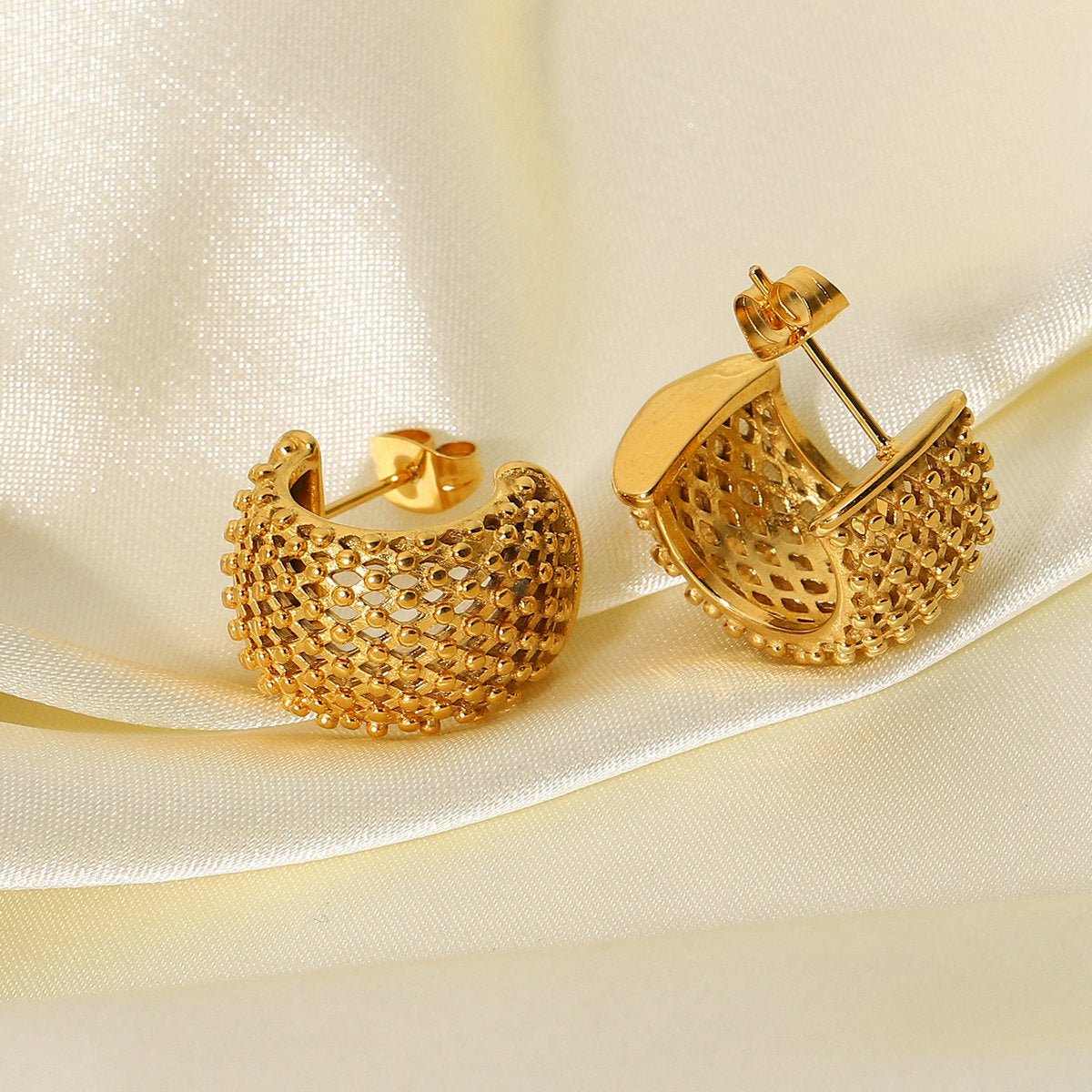 Grid Earrings 18k Gold