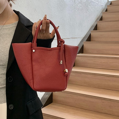 Simple color matching bucket bag