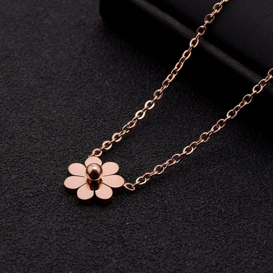 Small daisy titanium steel necklace